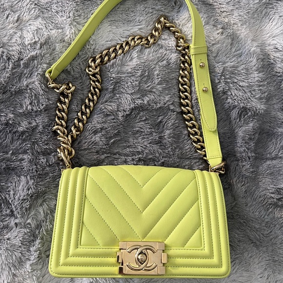 CHANEL Calfskin Chevron Quilted Small Boy Flap Light Green - Picture 6 of 10